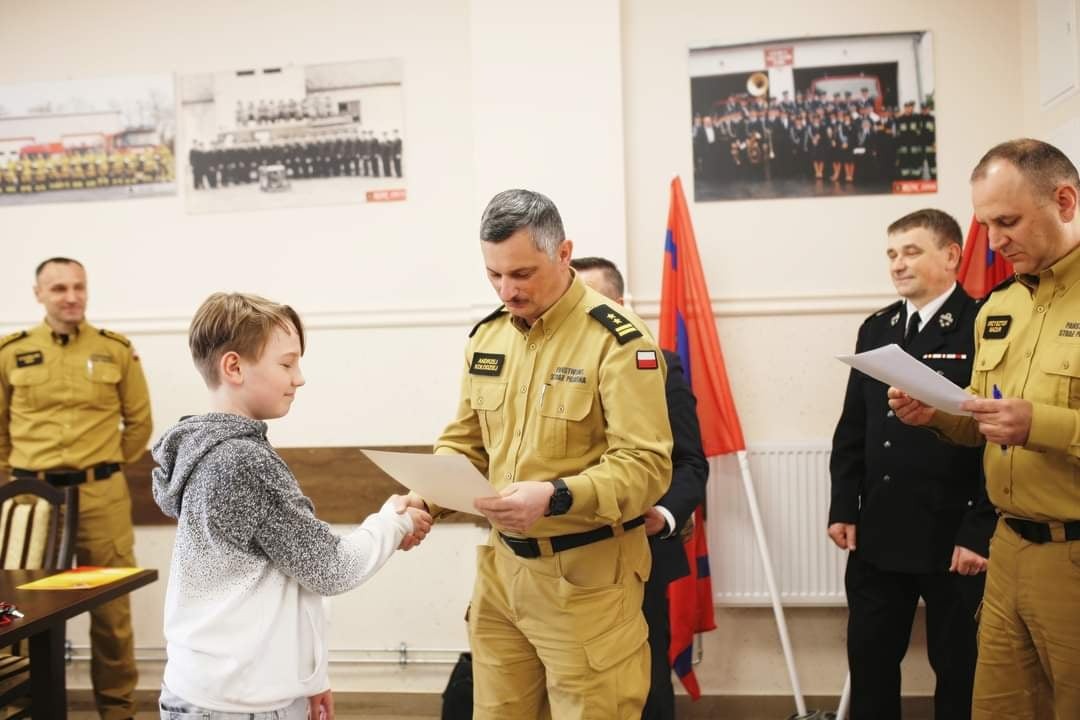 Młodzież zapobiega pożarom