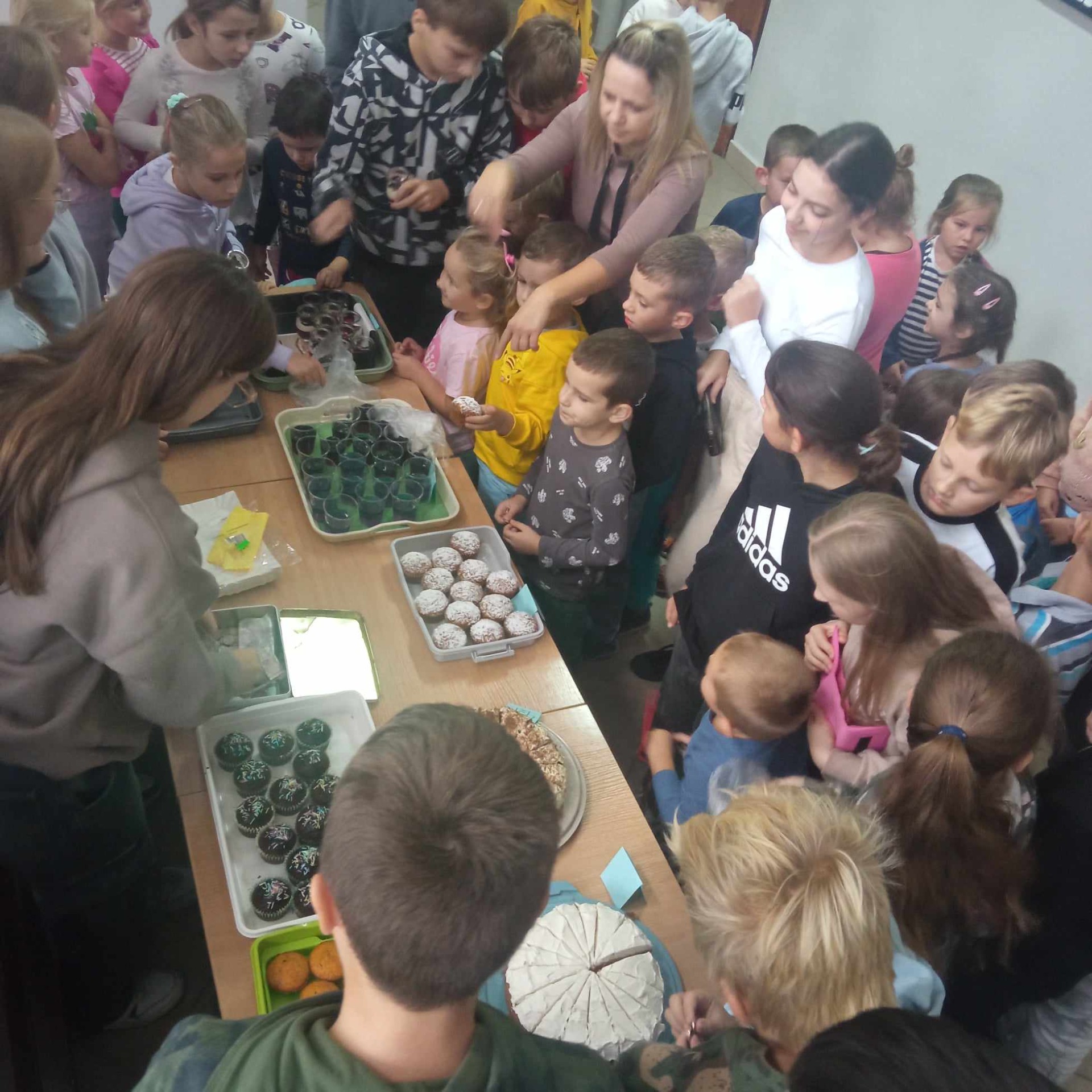 Kiermasz dla ZS im. Św. Jadwigi Śląskiej we Wleniu